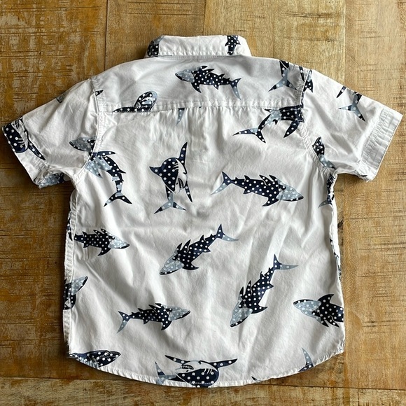 Boys summer shirt bundle size 5/6yr - Picture 11 of 11